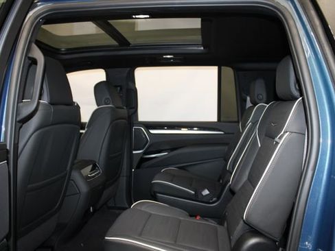 New 2026 Cadillac Escalade ESV Luxury image 8