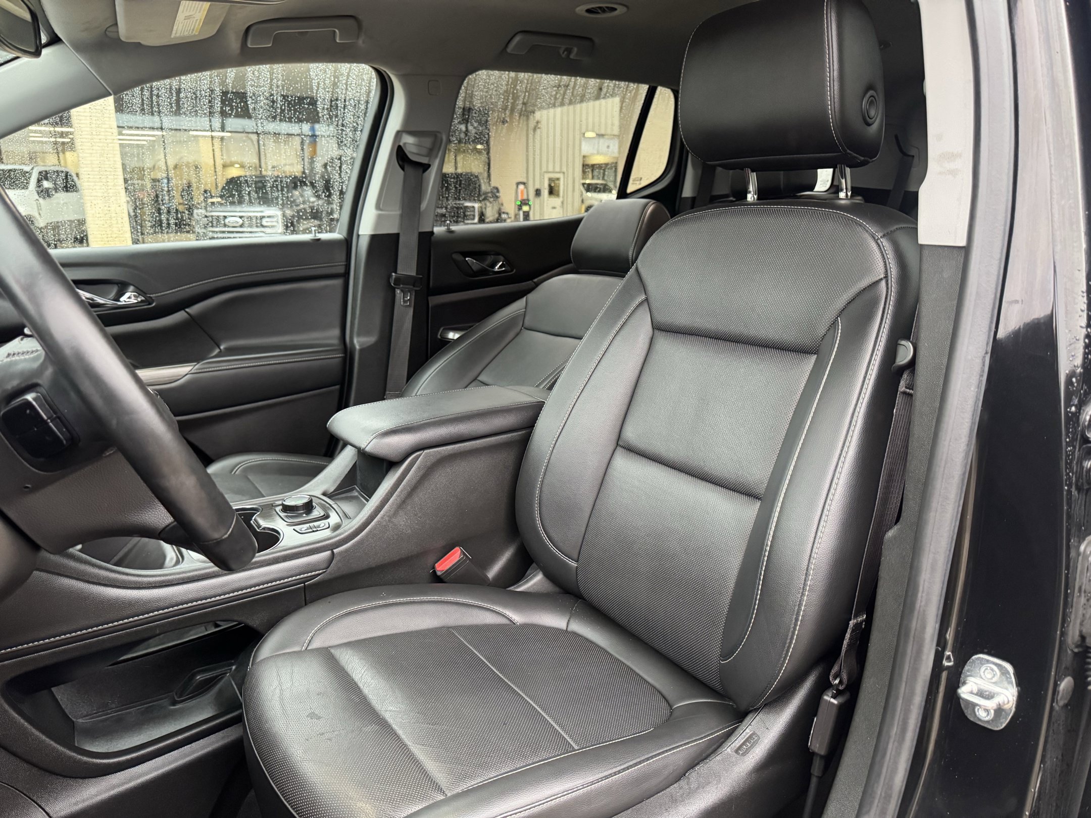 Used 2023 GMC Acadia SLT FWD image 13