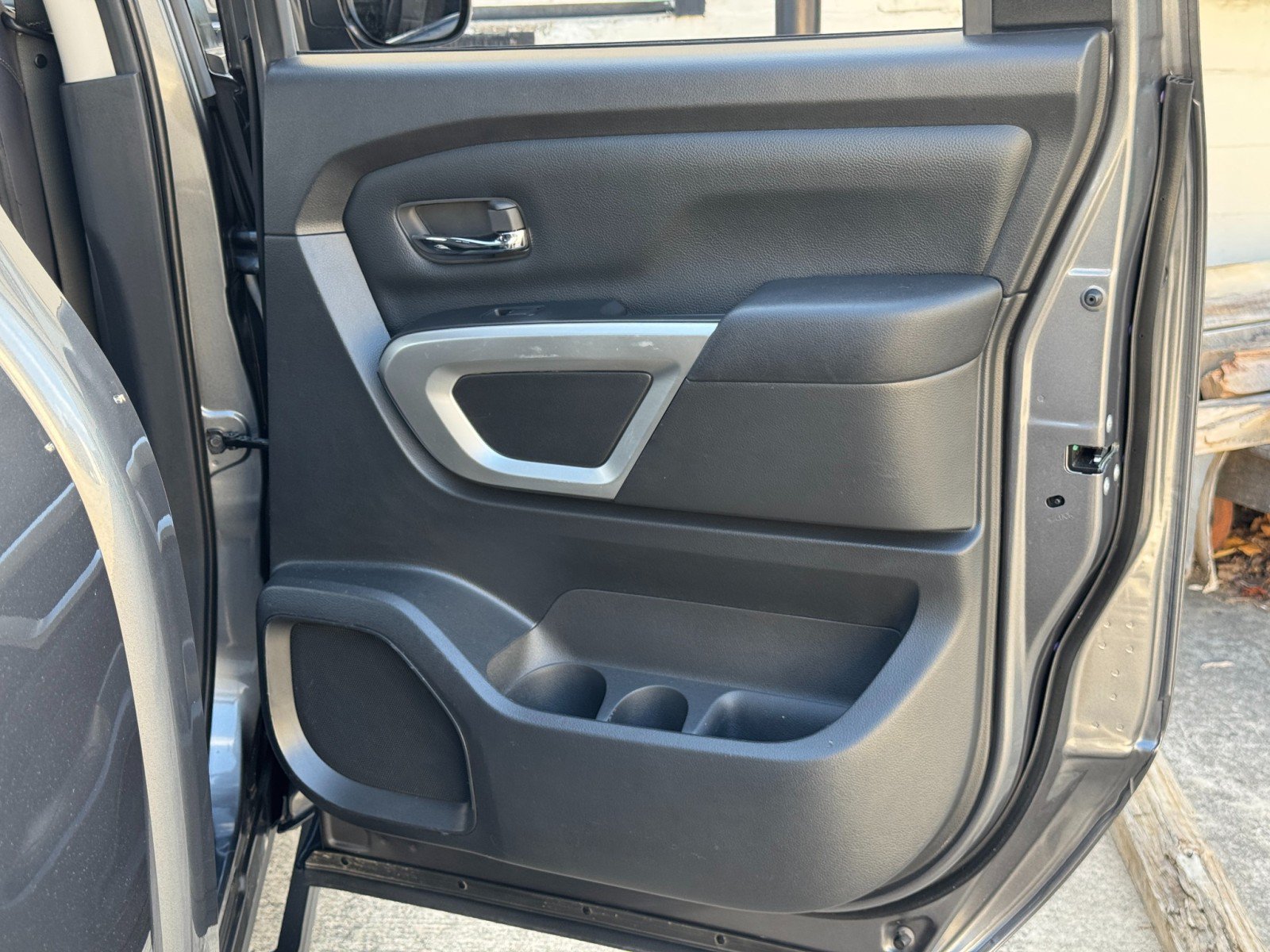 Used 2021 Nissan Titan SV w/ SV Convenience Package AWD/4WD image 40