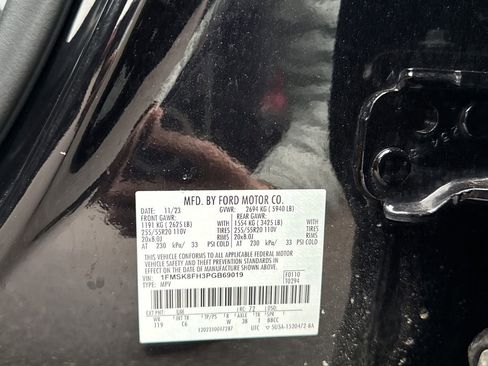 Used 2023 Ford Explorer Limited w/ Equipment Group 301A image 8