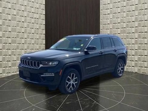 Certified 2023 Jeep Grand Cherokee Limited w/ Luxury Tech Group II AWD/4WD image 9