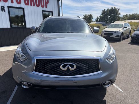 Used 2017 INFINITI QX70 AWD w/ Premium Package image 3