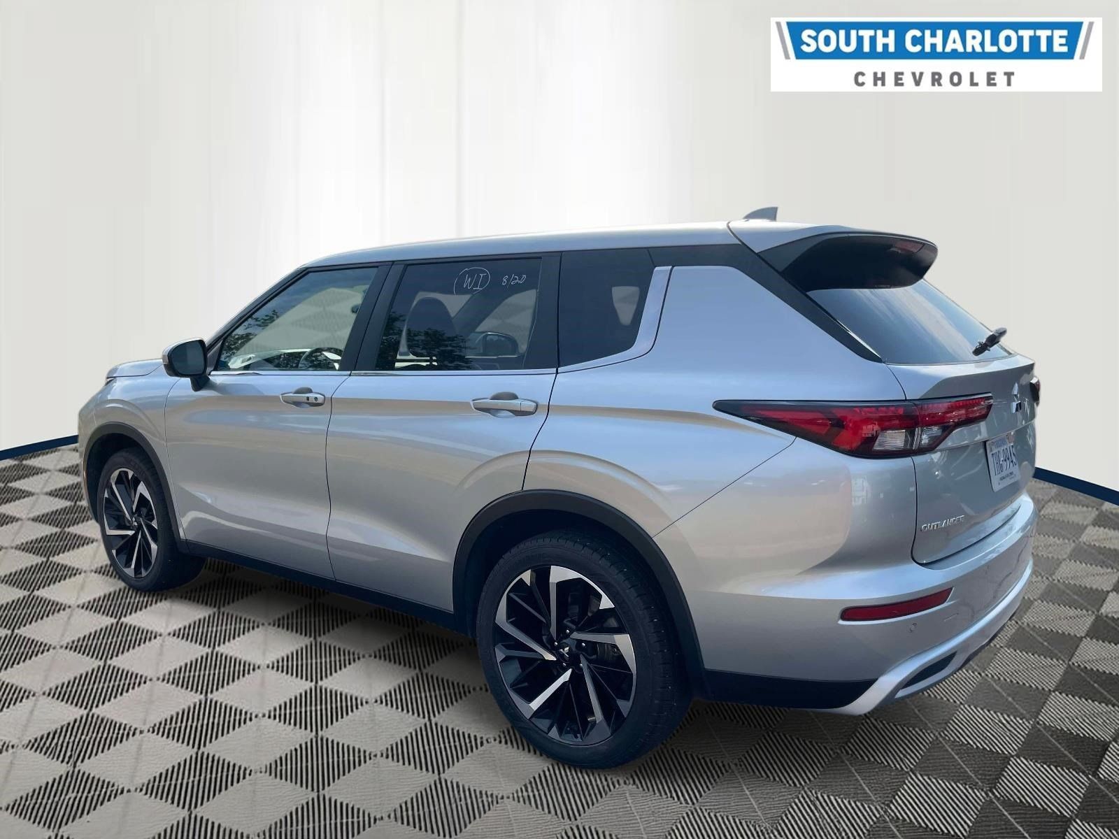 Used 2024 Mitsubishi Outlander SE AWD/4WD image 4