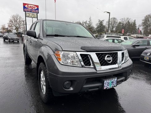 Used 2019 Nissan Frontier SV image 11
