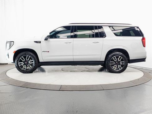 Used 2024 GMC Yukon XL AT4 w/ AT4 Premium Package AWD/4WD image 9