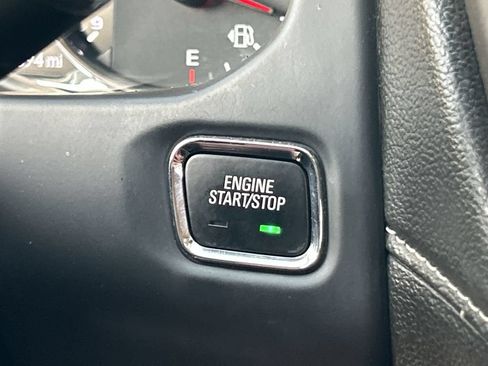 Used 2022 GMC Acadia Denali w/ Denali Ultimate Package FWD image 17
