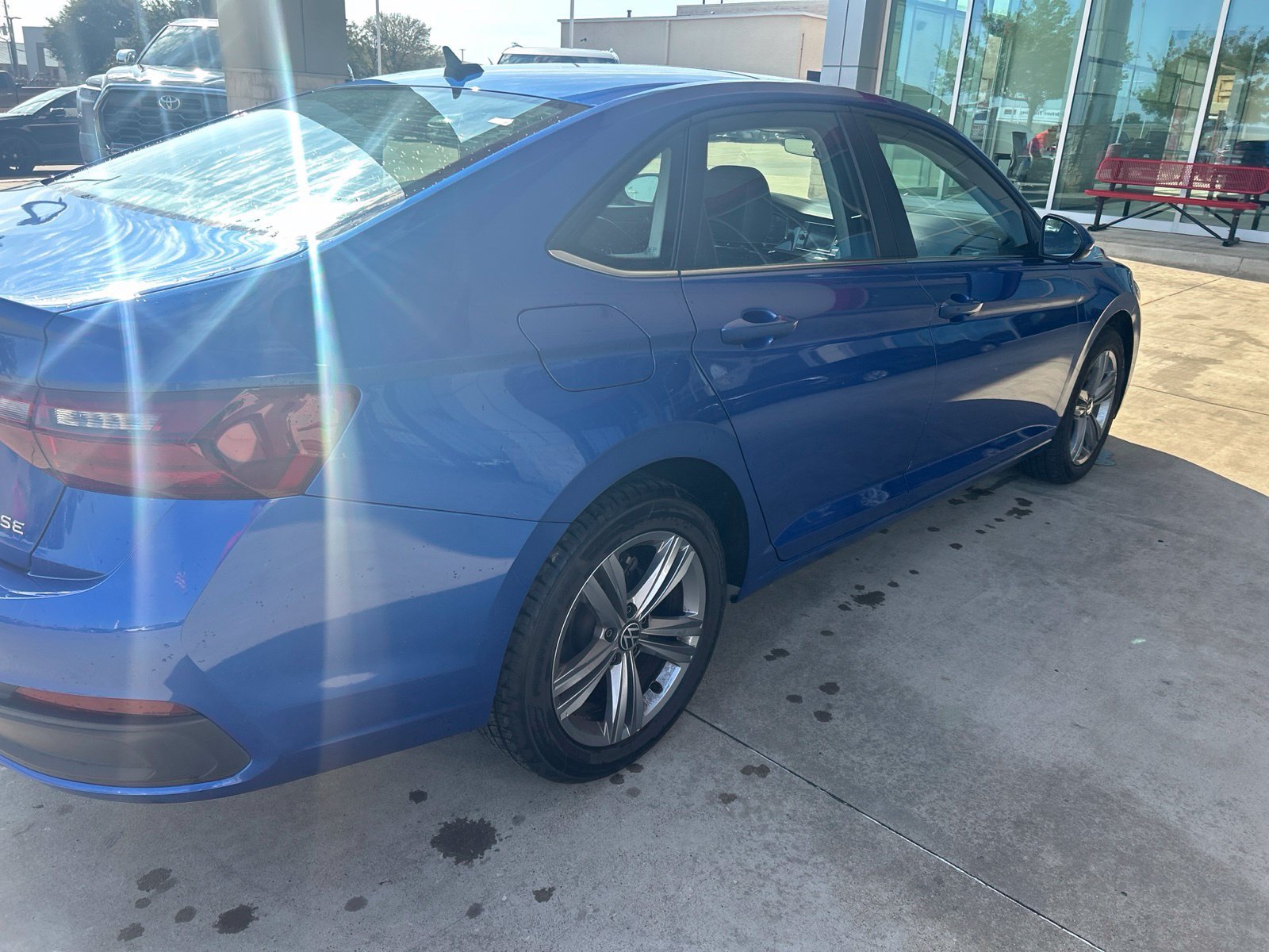 Used 2024 Volkswagen Jetta SE FWD image 10