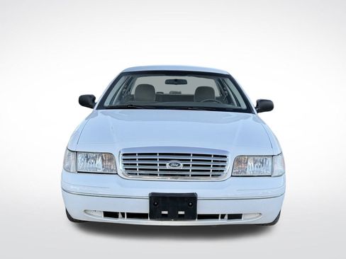 Used 2004 Ford Crown Victoria Police Interceptor image 2