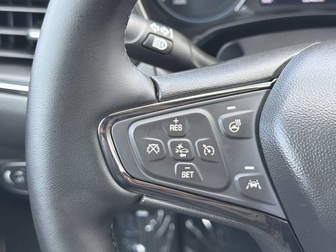 Used 2024 Chevrolet Equinox Premier FWD image 26