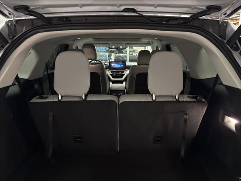 New 2026 Ford Explorer Active w/ Active Comfort Package image 29