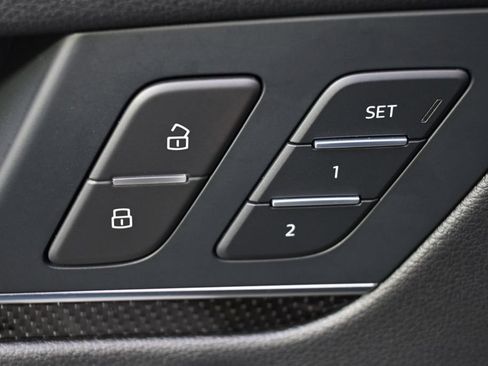 Used 2024 Audi SQ5 Prestige AWD/4WD image 25