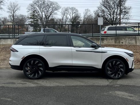 New 2026 Lincoln Nautilus Reserve w/ Jet Appearance Package image 3