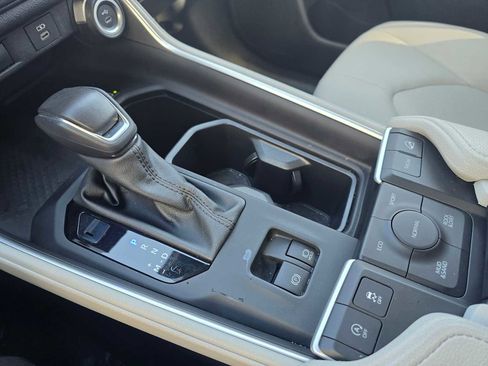 Used 2024 Toyota Grand Highlander XLE image 31