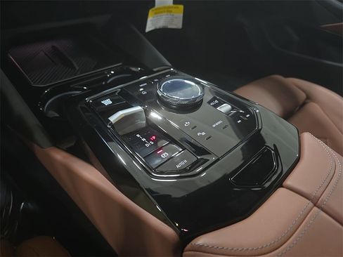 Used 2026 BMW 530i w/ M Sport Package image 24