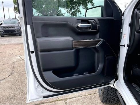 Used 2022 Chevrolet Silverado 1500 RST w/ Safety Package AWD/4WD image 17