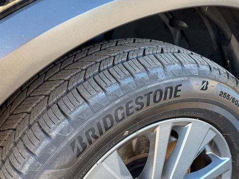 Used 2025 Nissan Pathfinder SV image 11