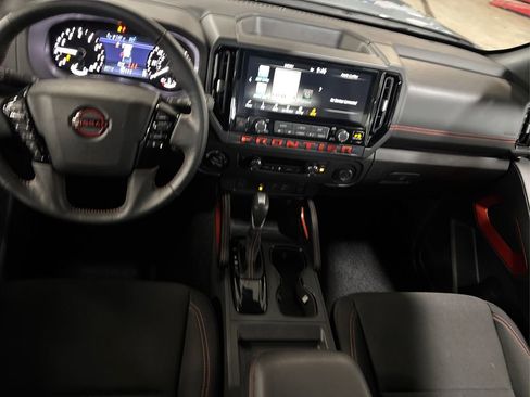 Certified 2025 Nissan Frontier PRO-4X image 20