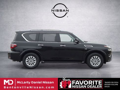Used 2021 Nissan Armada SV image 6