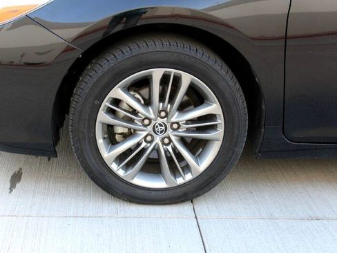 Used 2016 Toyota Camry SE image 31