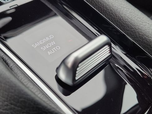 New 2026 Jeep Compass Limited image 30