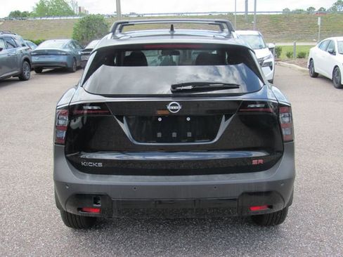 New 2026 Nissan Kicks SR FWD image 4