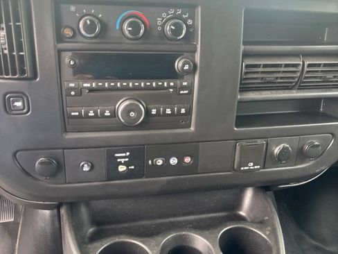 Used 2018 Chevrolet Express 3500 Extended w/ Driver Convenience Package RWD image 22