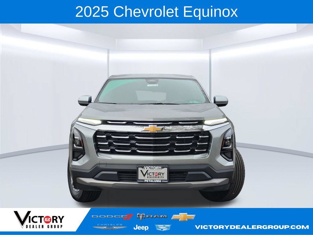 Used 2025 Chevrolet Equinox LT AWD/4WD image 3