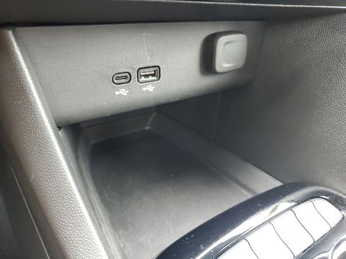 Used 2024 Buick Encore GX Sport Touring image 29