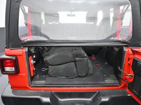 Used 2018 Jeep Wrangler Sport AWD/4WD image 6