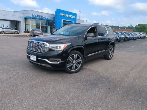 Used 2018 GMC Acadia Denali w/ Technology Package AWD/4WD image 3