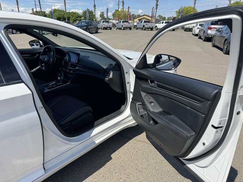 Used 2018 Honda Accord Sport image 15