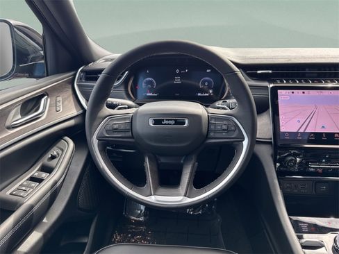 Used 2025 Jeep Grand Cherokee Limited w/ Trailer Tow Package image 31