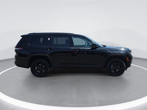 Used 2024 Jeep Grand Cherokee L Limited w/ Black Appearance Package AWD/4WD image 2