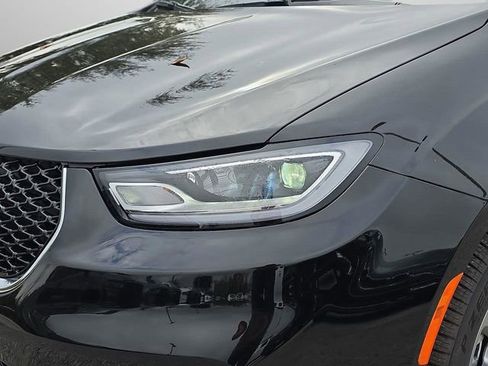 New 2026 Chrysler Pacifica Limited w/ Trailer Tow Group image 2