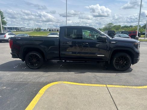 Used 2022 GMC Sierra 1500 Elevation w/ Preferred Package AWD/4WD image 2