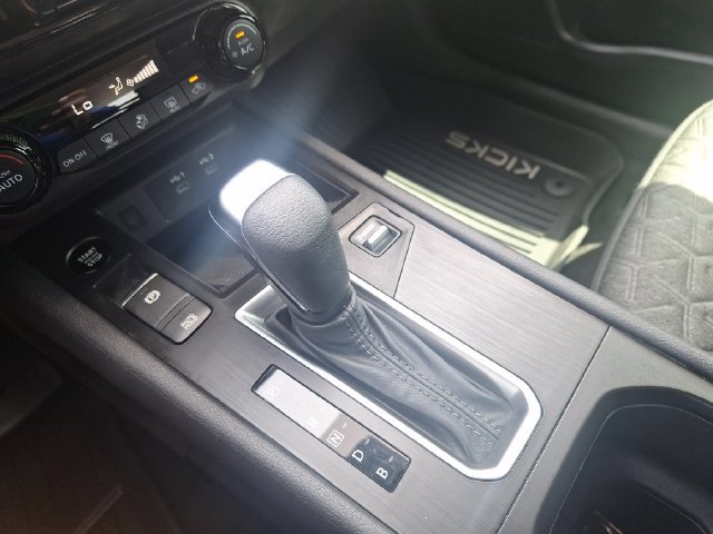 Used 2026 Nissan Kicks SV FWD image 23