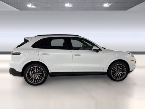 Used 2023 Porsche Cayenne S AWD/4WD image 8