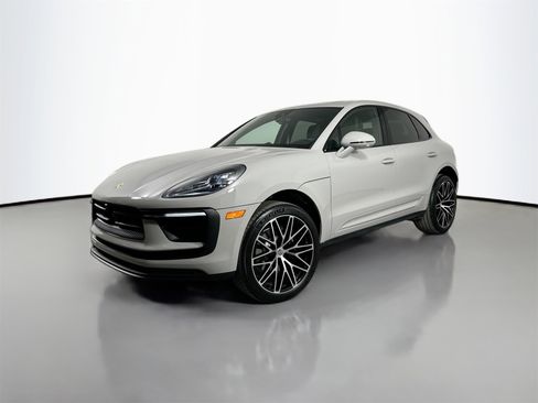 Certified 2025 Porsche Macan image 1