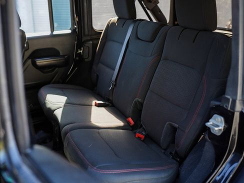 Used 2021 Jeep Wrangler Unlimited Rubicon w/ Steel Bumper Group image 23