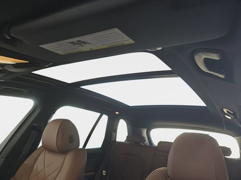 New 2026 BMW X5 xDrive50e w/ Premium Package image 18