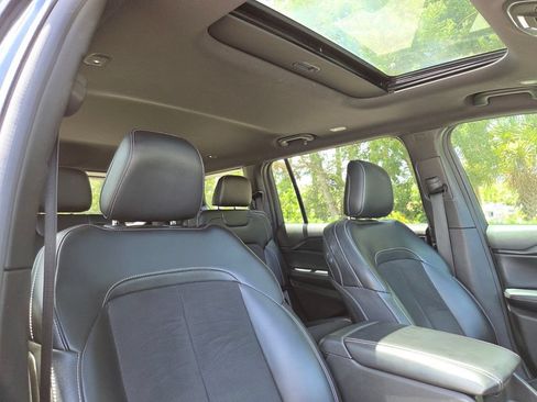 Used 2024 Jeep Grand Cherokee L Altitude RWD image 16