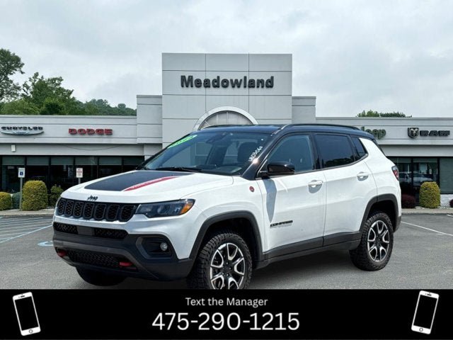 Used 2024 Jeep Compass Trailhawk AWD/4WD image 1