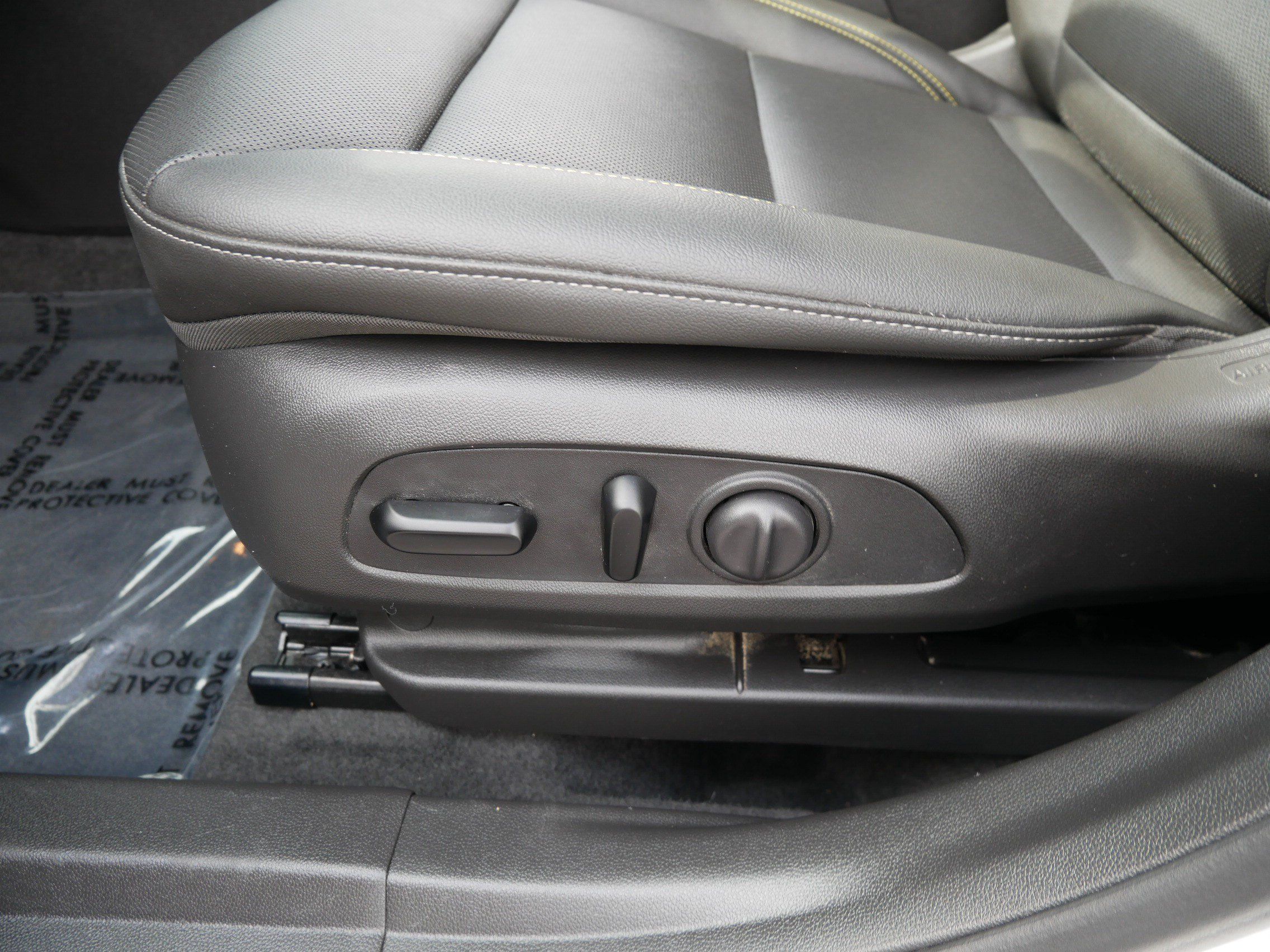 Used 2025 Chevrolet Trax ACTIV w/ Sunroof Package FWD image 22