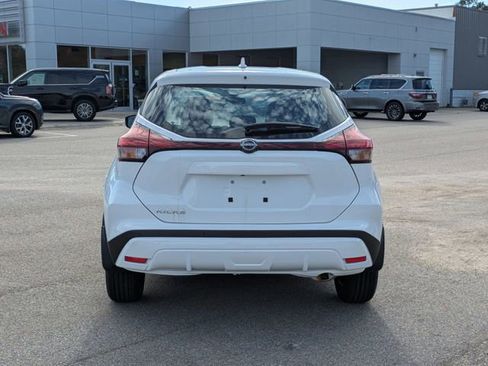 New 2025 Nissan Kicks Play S image 4