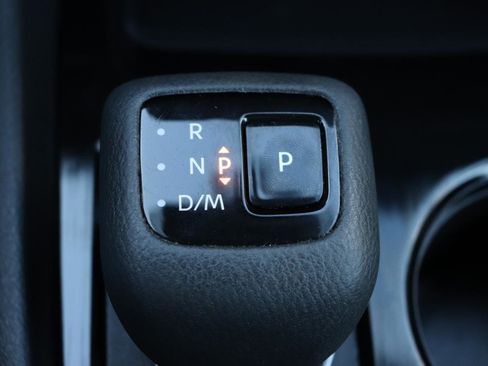 Used 2024 Nissan Rogue SV image 37