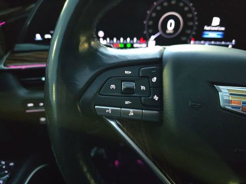 Used 2022 Cadillac Escalade Premium Luxury image 21