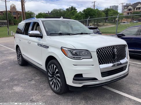Used 2023 Lincoln Navigator Black Label AWD/4WD image 4