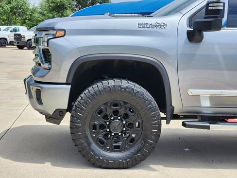 Used 2025 Chevrolet Silverado 2500 High Country w/ High Country Premium Package AWD/4WD image 16