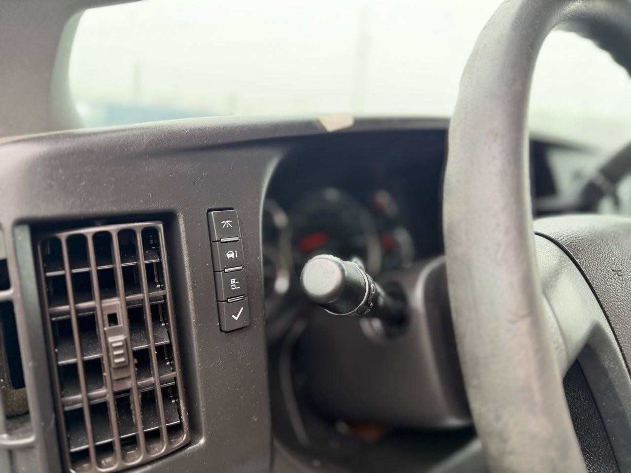 Used 2020 Chevrolet Express 3500 RWD image 21