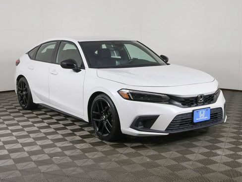 Used 2024 Honda Civic Sport image 2